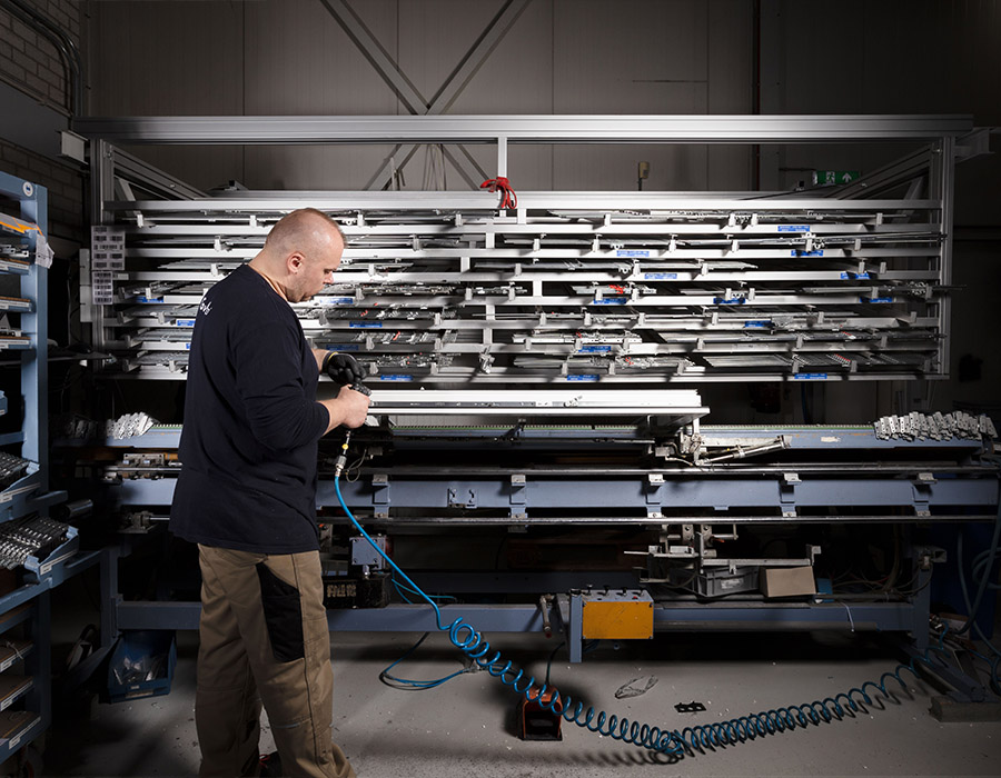 GevelNed Kunststof kozijnen -voorbewerking - vacature productiemedewerker kunststof kozijnen