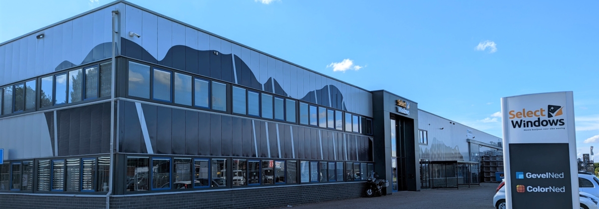 GevelNed toont trots op West-Friese wortels - Kromme Leek op gevel fabriek